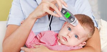 uso del termometro digital en un bebe