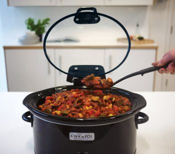 guiso de carne y verdura cocido lentamente