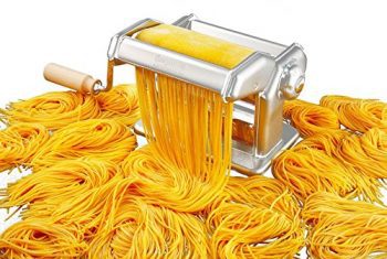 maquina de hacer pasta con espaguetis