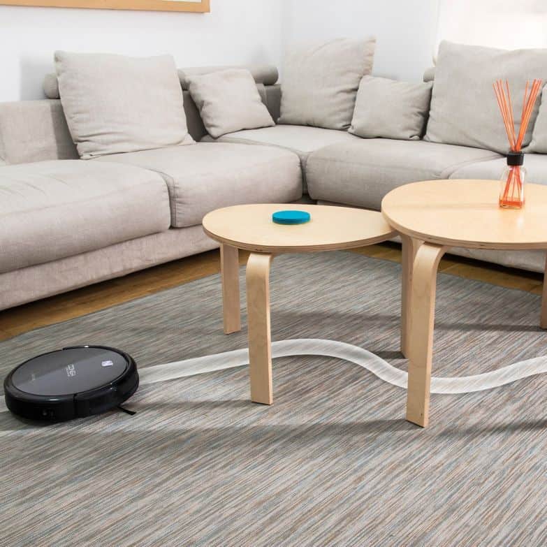 Le meilleur robot aspirateur Conga Cecotec image 31 aspirateur robot se déplaçant à la maison