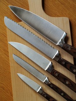 cuchillos de metal