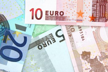 diferentes billetes de euro