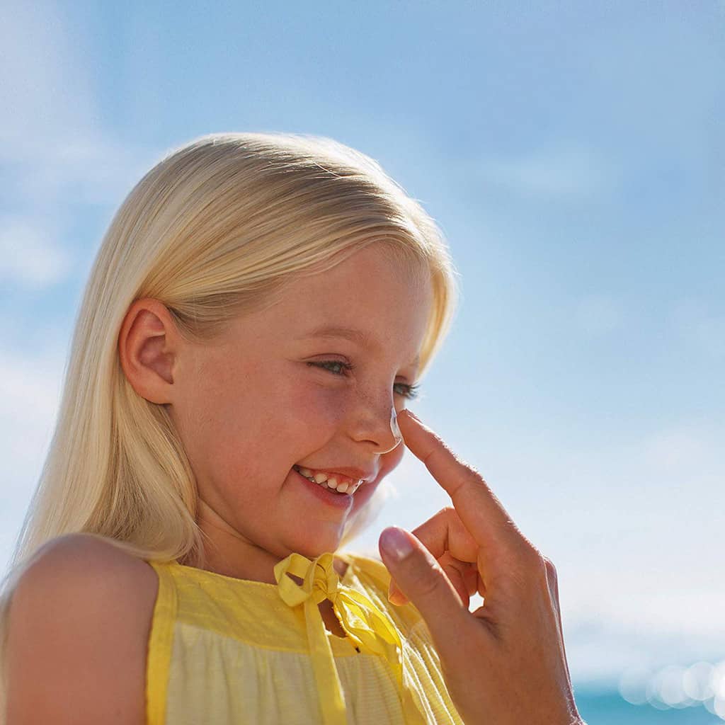 Quelles erreurs commettons-nous lors de l'application d'un écran solaire sur les enfants image 5 appliquer-un écran solaire sur un enfant