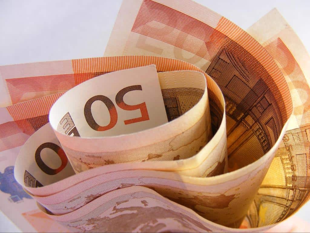 Consejos de mantenimiento de un termo eléctrico imagen 2 muchos billetes-de-50-euros
