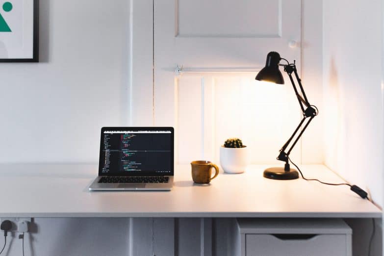 5 consejos para montar una oficina en casa imagen 6 buena-iluminación-artificial-en-la-oficina-en-casa