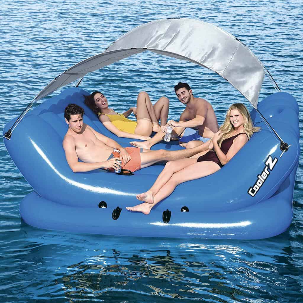 Colchones hinchables acuáticos ¿Cuál comprar en 2019? imagen 6 colchón-hinchable-compartido-con-amigos
