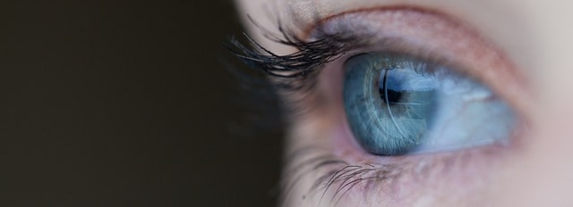 5 conseils pour prendre soin de votre vue devant le moniteur image 6 les yeux fatigués de regarder l'écran