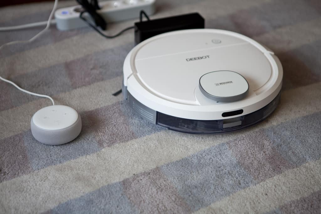 DEEBOT OZMO 900: Review del robot aspirador de ECOVACS Robotics imagen 7 amazon-alexa-compatible-con-deebot-ozmo-900