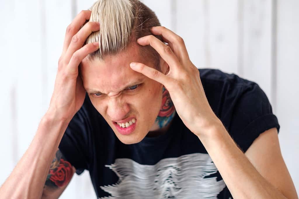 ¿Cómo evitar un golpe de calor? imagen 4 golpe-de-calor_dolor-de-cabeza
