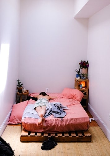 Consejos para poder dormir cuando hace mucho calor imagen 10 habitacion-sin-distracciones-para-dormir-cuando-hace-mucho-calor