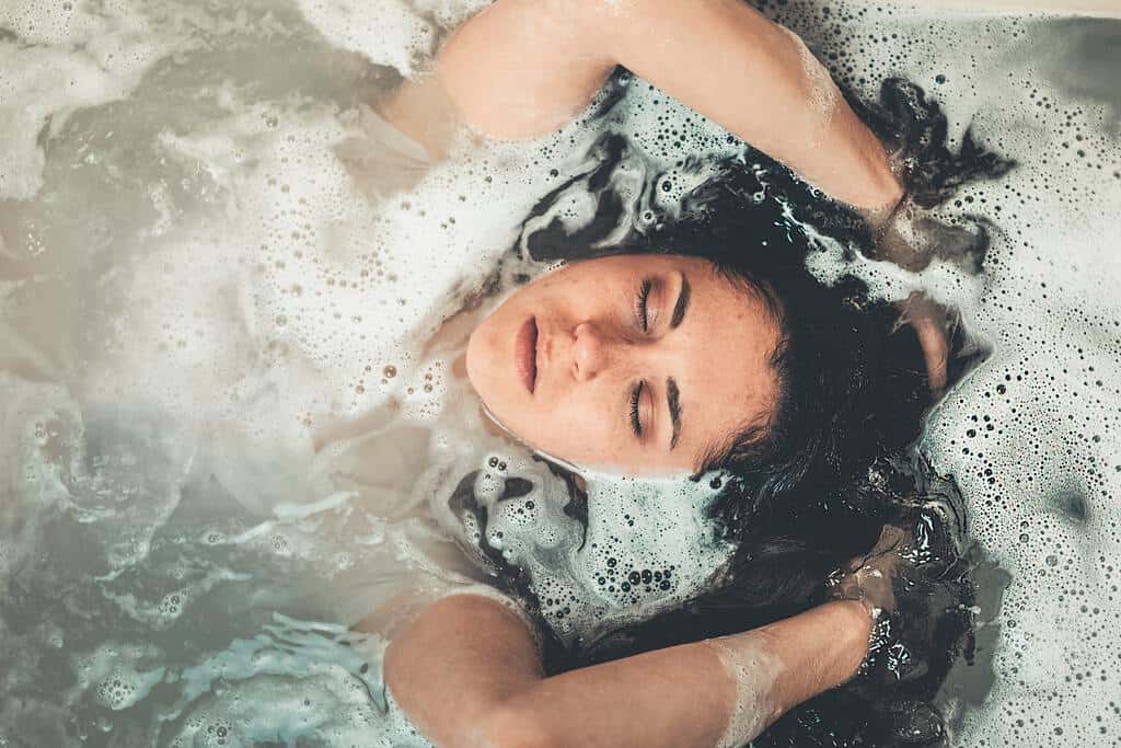 Cómo refrescarte si no tienes aire acondicionado imagen 2 refrescarte-si-no-tienes-aire-acondicionado-con-un-baño