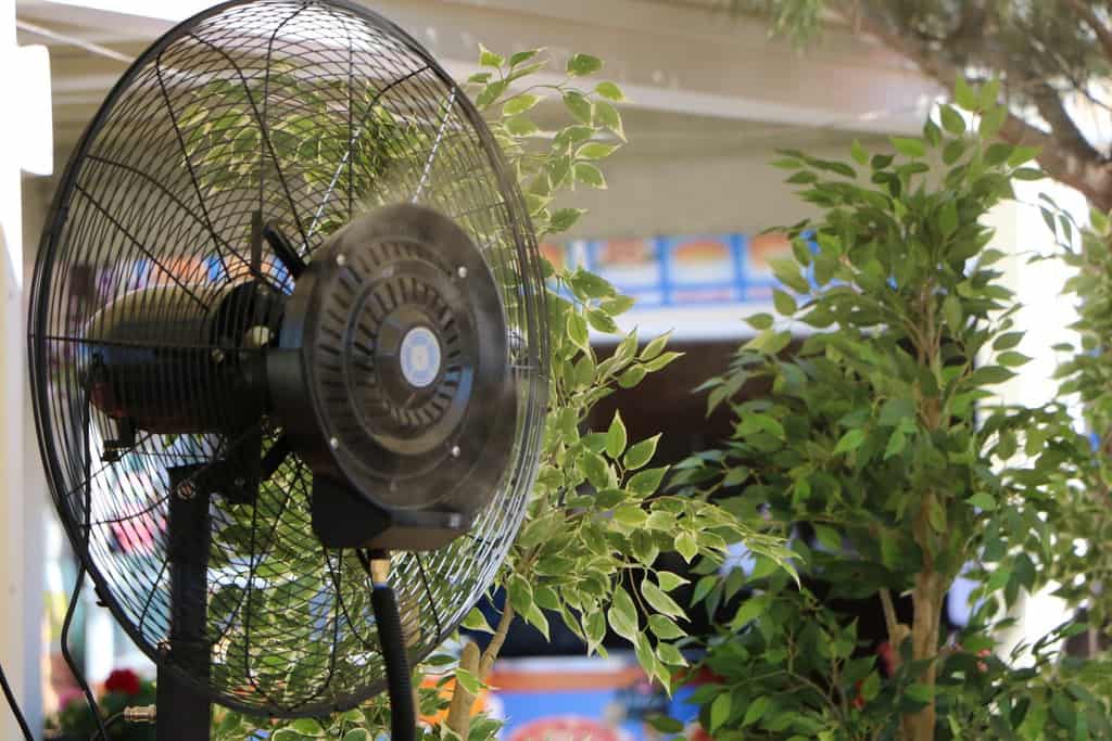 Cómo refrescarte si no tienes aire acondicionado imagen 6 utilizar-ventiladores-para-refrescarte-cuando-no-tienes-aire-acondicionado