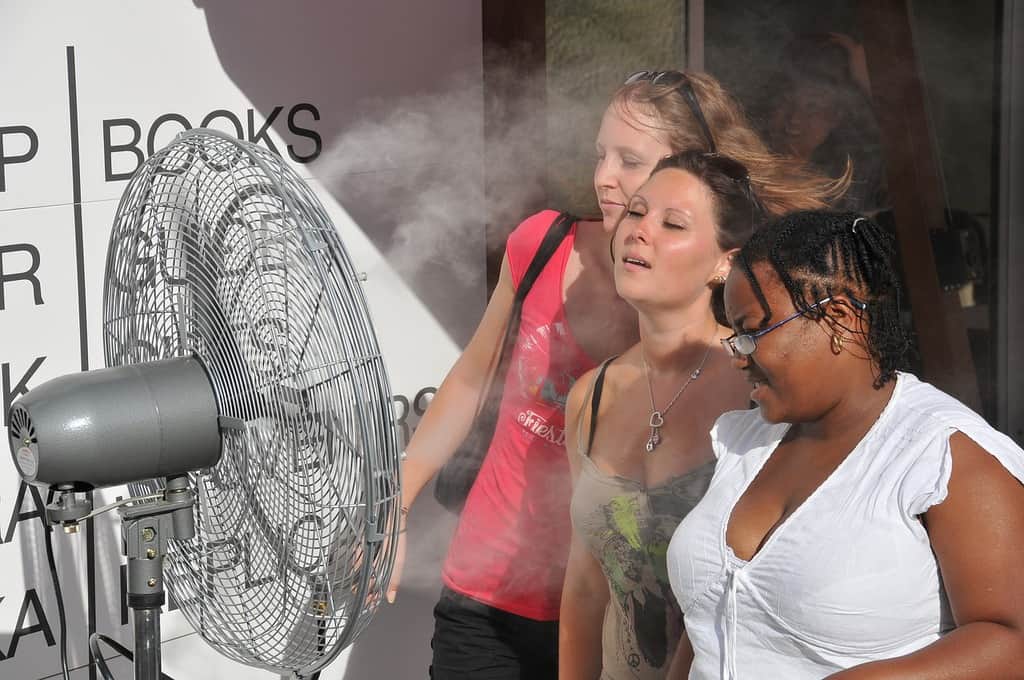 ventilador-de-torre-o-de-pie-refrescando