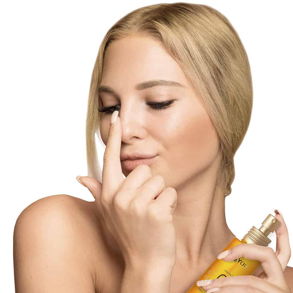 Aceite de jojoba para cuidar el contorno de ojos imagen 4 aplicar-aceite-de-jojoba-en-el-contorno-de-ojos-y-rostro