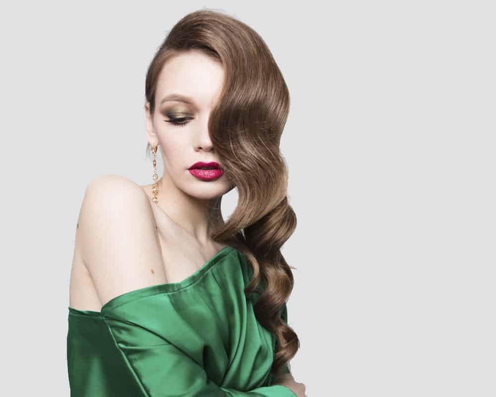 4 peinados sencillos con la plancha de pelo imagen 5 peinado-sencillo-ondas-al-agua
