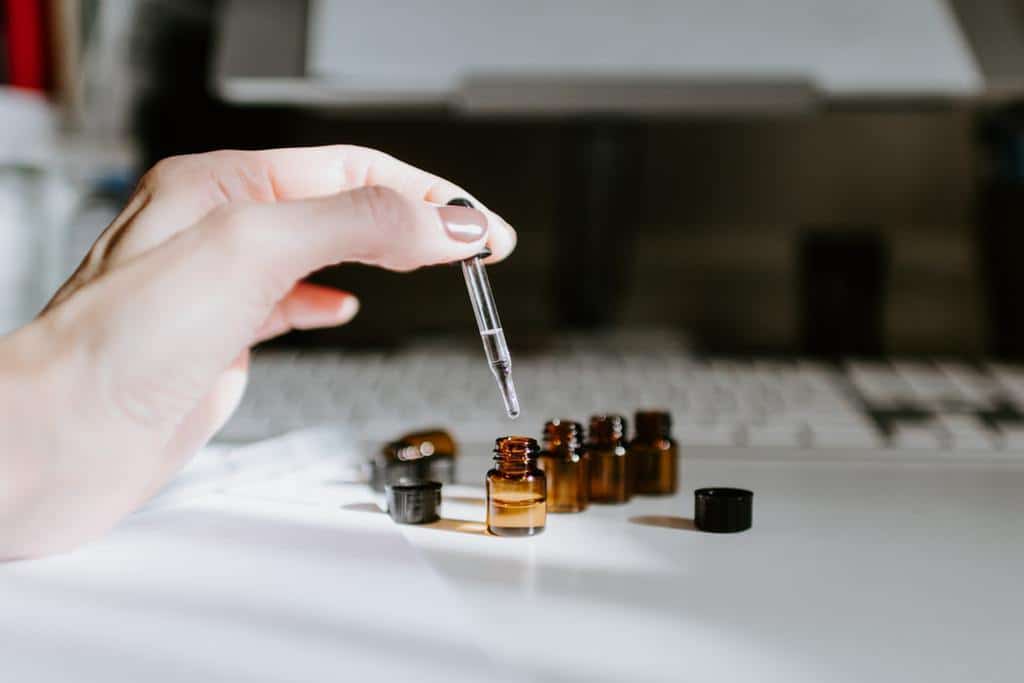 Cómo hidratar los labios de forma natural imagen 14 aceites-esenciales-para-dar-olor