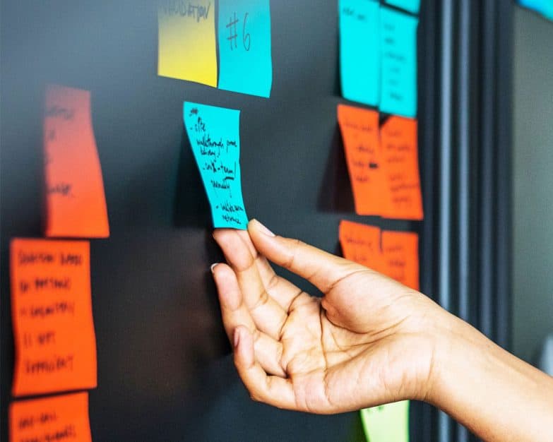 12 hábitos de la gente con casas limpias imagen 21 usar-notas-adhesivas-para-hacer-la-compra