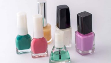 diferentes tipos de esmaltes de uñas