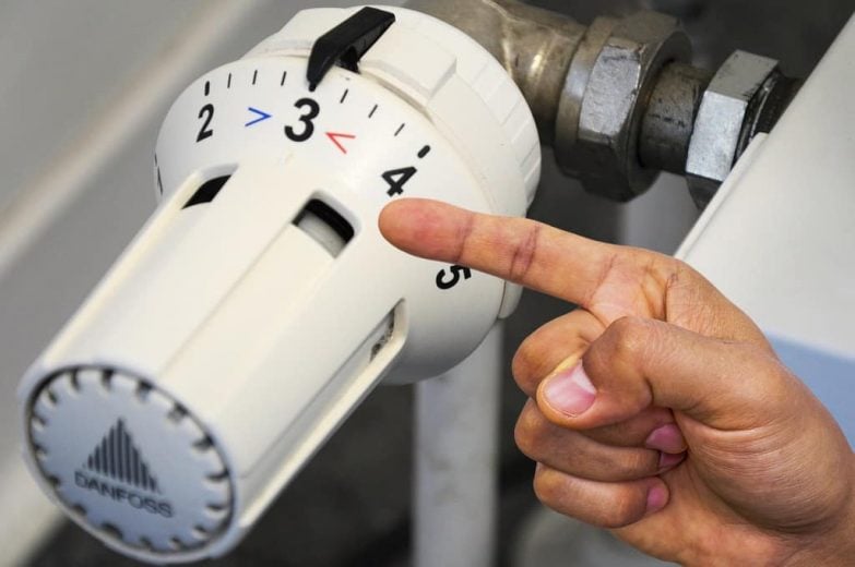 5 consejos para reducir la humedad de la casa imagen 5 Ajusta el calefactor para reducir la humedad de la casa
