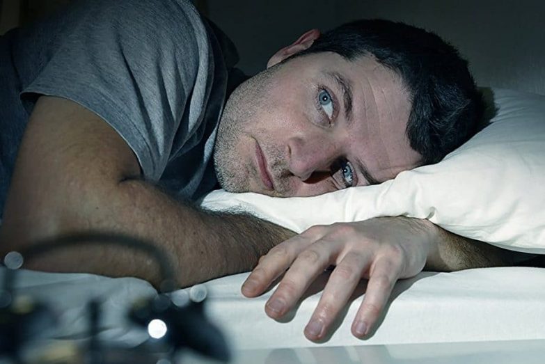 5 consejos para mejorar el sueño profundo imagen 1 persona que necesita consejos para dormir profundo