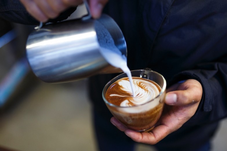 Leche de almendras con café