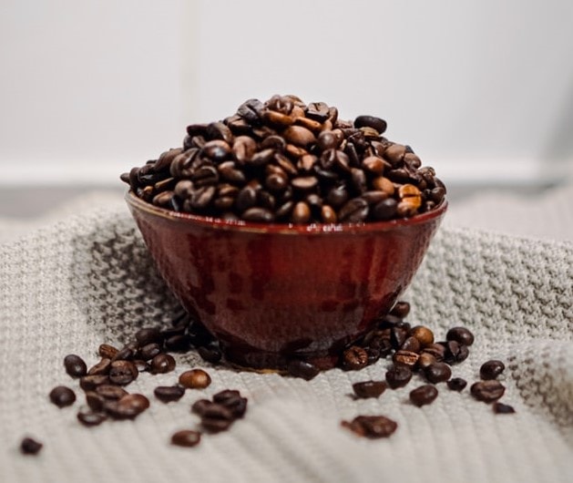 Consejos para eliminar el olor a tabaco del hogar imagen 5 Poner cuencos con granos tostados de café para eliminar el olor a tabaco