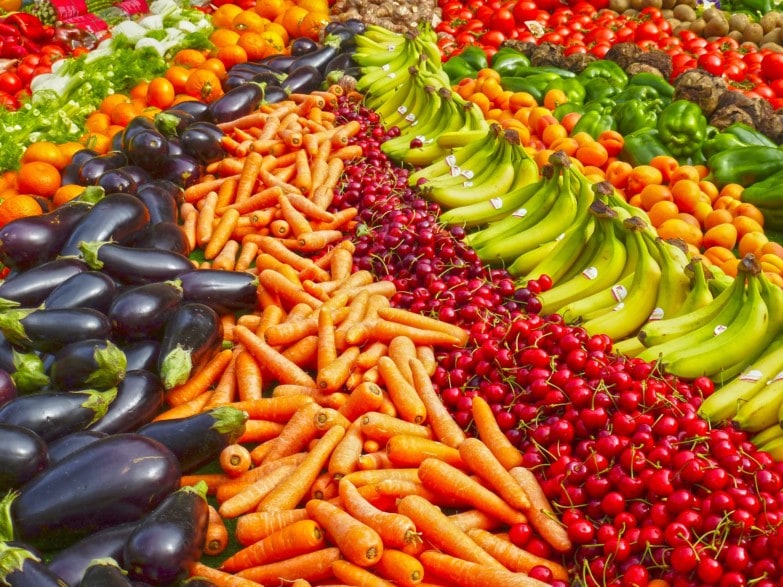 Los batidos combinan frutas y verduras. 