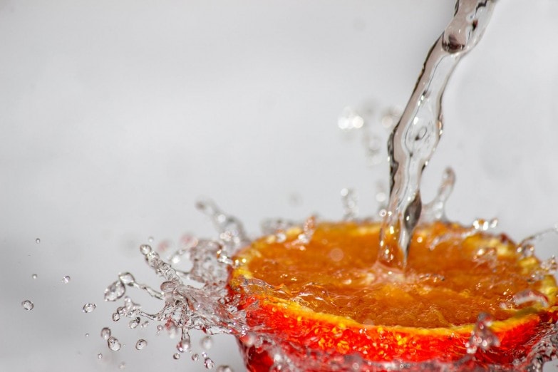 Consejos para preparar las mejores recetas con una licuadora imagen 7 Agrega agua de forma lenta a tus zumos.