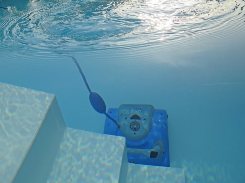 Robot limpiafondos para piscinas