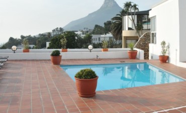 como limpiar el suelo de terraza rojo portada