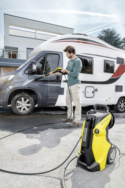 limpieza del coche con hidrolimpiadoras Karcher