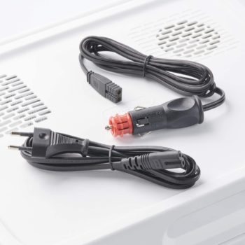 Cables para conectar 12 V y 230 V.