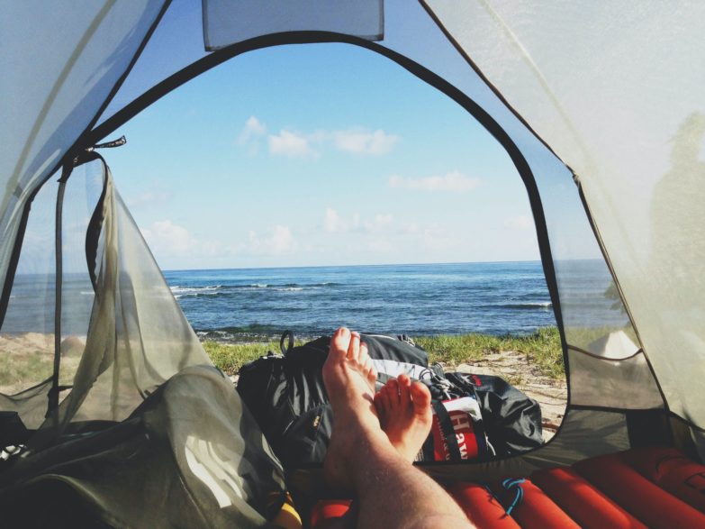 Tienda de camping, cortavientos y refugio de playa