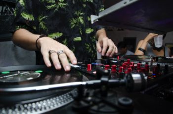 Tocadiscos de vinilo: guía para comprar el mejor del 2021 imagen 15 Tocadiscos de Dj