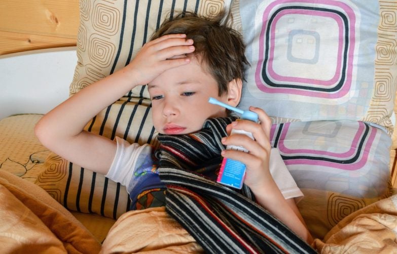Niño con asma y alergia