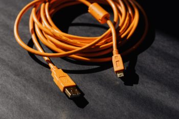 cable USB para cargar la máquina de ruido blanco