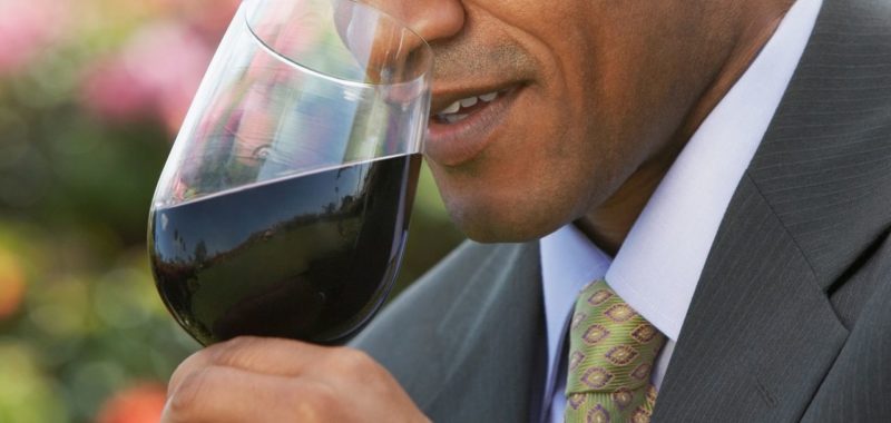 Consejos básicos que debes saber para catar un vino elmejor10