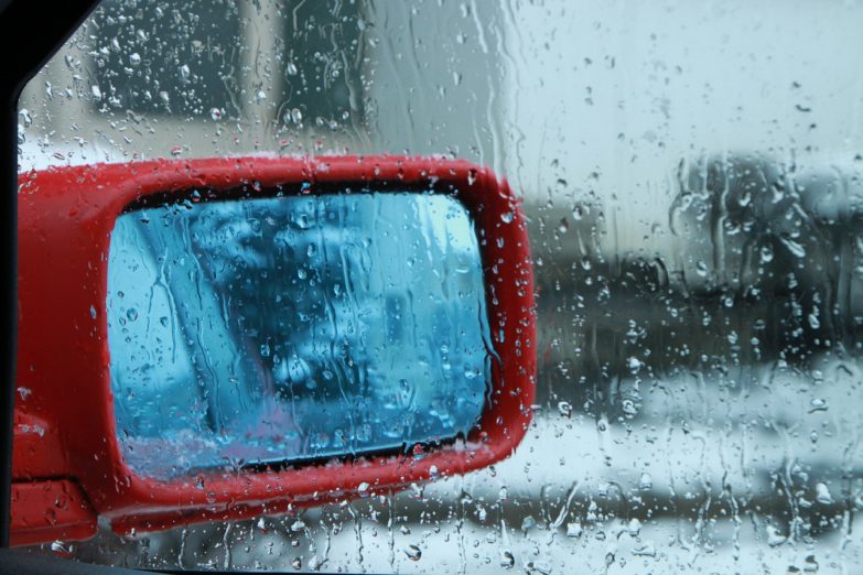 Lluvia en vehículo