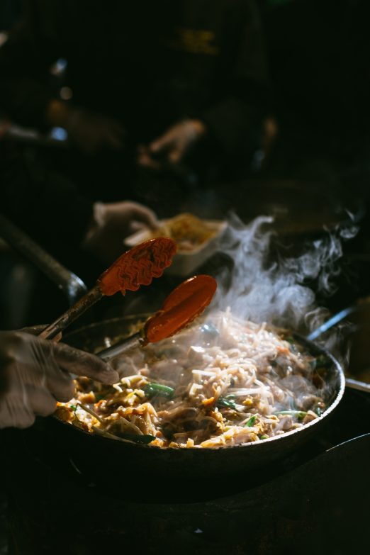 paella servida en una rustidera