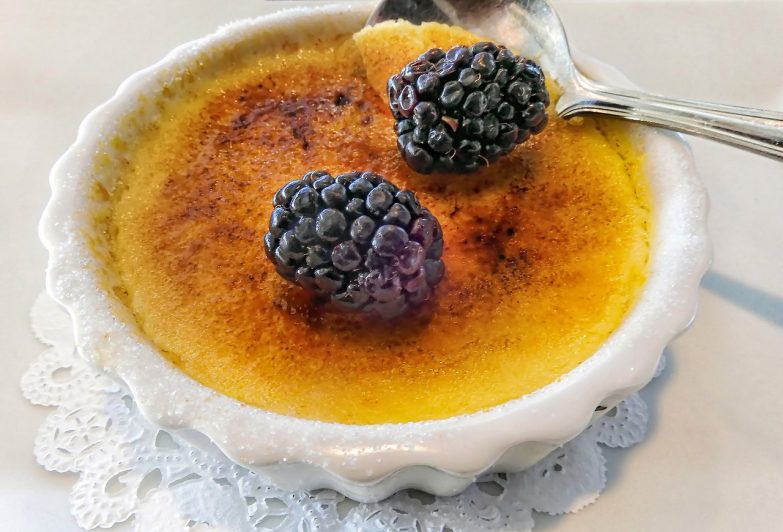 Postre creme brulee