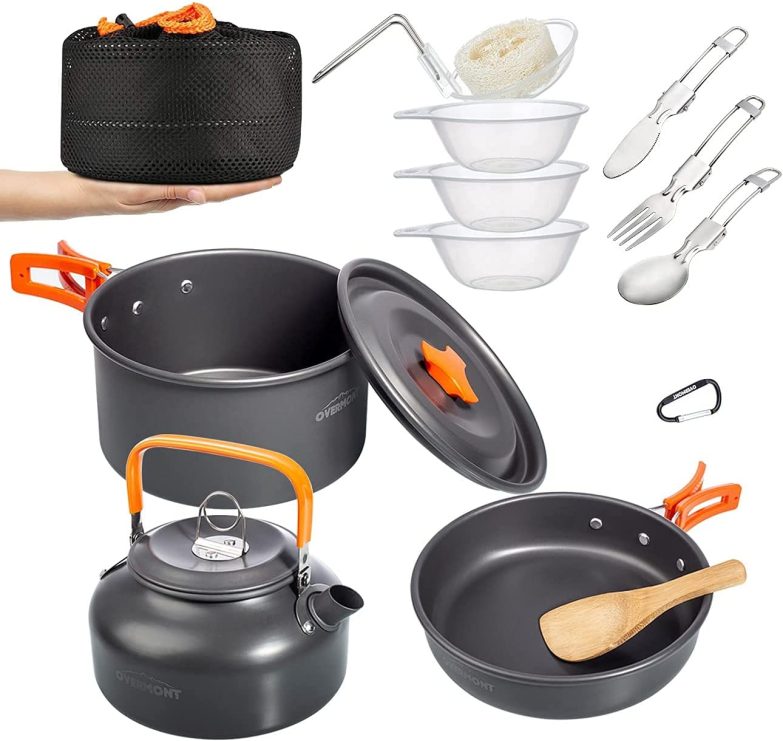 El kit de utensilios cocina para camping OVERMONT  de los mejores accesorios para complementar el hornillo de gas portátil
